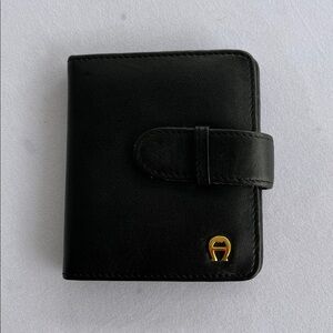 Vintage Etienne Aigner Vintage Bi Fold Black Leather Oxblood Wallet